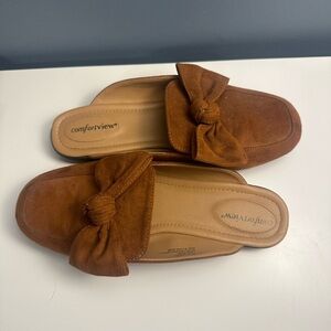 9.5M Comfortview clogs